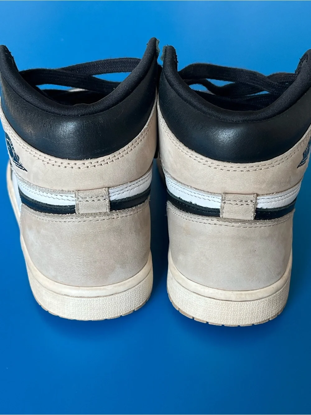 Women’s Air Jordan 1 Retro-Size 6